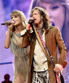 tswift260915BZNimage23.jpg