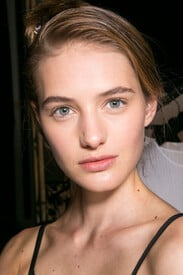 Blumarine Spring 2016 Backstage kxCGWMladOIx.jpg