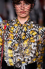 Moschino Spring 2016 Details nSZFiQ9rvhcx.jpg