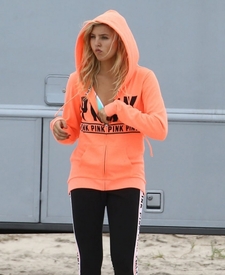 740full-rachel-hilbert (18).jpg
