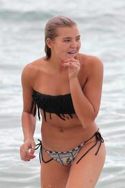 rachel_hilbert_(4)_185181063156093da6c1c22.jpg