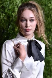 alycia-debnam-carey-at-chanel-fine-jewelry-dinner-at-bergdorf-goodman-in-new-york-09-06-2016_25.jpg