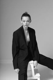 Lidia_blowIMG_1284bw-700x1050.jpg