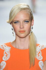 Jenny_Packham_Spring_2013_Details_I4_Wr_E2_3_M_0x.jpg
