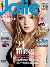 Jolie_(magazine)_August_2010_cover.jpg