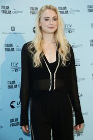 0804172145438_3_sophie4.jpg