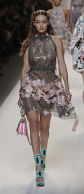 gigihadid220916BZNimage9.jpg