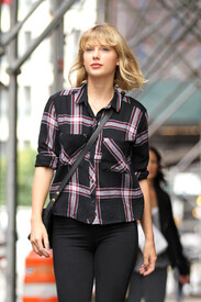 tswift280916BZNimage5.jpg