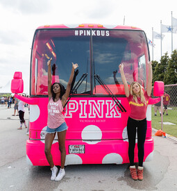 Victoria Secret PINK Kicks Off PINK Bus Tour 3hWQDWNjFVOx.jpg