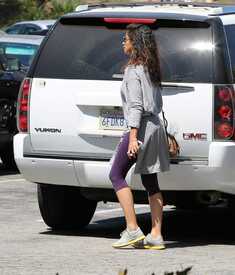 002_Camila Alves Shopping At Cross Creek Shopping Center In Malibu.jpg