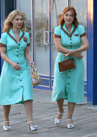 KateWinslet_Brooklyn092816_04_JunoTemple.jpg