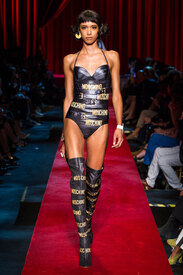 moschino-rs17-3037.jpg