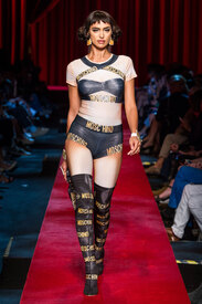 moschino-rs17-3024.jpg