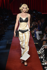 Rex_Moschino_5901971B.jpg
