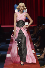 Rex_Moschino_5901971O.jpg