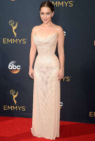 Emilia-Clarke--2016-Emmy-Awards--05.jpg