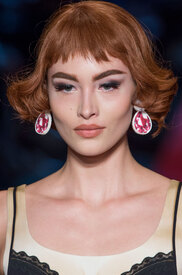 moschino-clpa-rs17-0501.jpg