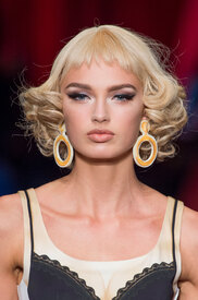 moschino-clpa-rs17-0184.jpg