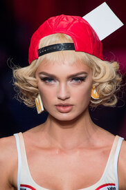 moschino-clpa-rs17-0342.jpg