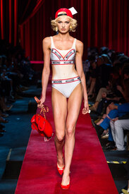 moschino-rs17-2823.jpg