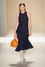 victoria-beckham-rs17-0102.jpg