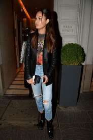 Joan-Smalls-in-Ripped-Jeans--04.jpg