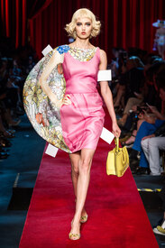 moschino-rs17-2735.jpg