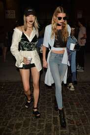 Stella-Maxwell-in-Skinny-Jeans--15.jpg