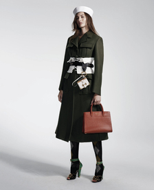 elle-us-october-2016-amanda-murphy-by-liz-collins-01.jpg