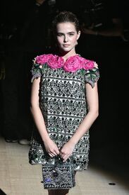 zoey-deutch-at-dolce-gabbana-fashion-show-at-milan-fashion-week-09-25-2016_4.jpg