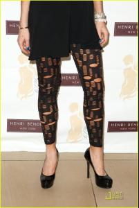 lindsay_lohan_leggings_henri_bendel_02.jpg