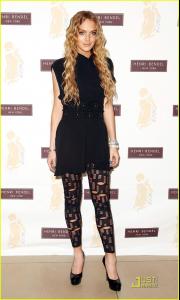 lindsay_lohan_leggings_henri_bendel_14.jpg