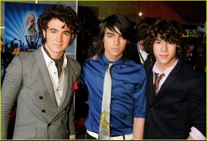 jonas_brothers_1200720570.jpg