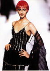 th_bb_ID_1992_07_CHANEL_HC_FW92_020.jpg