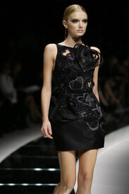 Versace_Spring_Summer_2009_44367.jpg