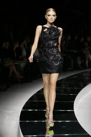 Versace_Spring_Summer_2009_04406.jpg