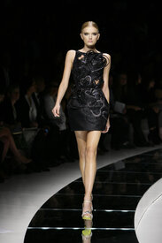 Versace_Spring_Summer_2009_04428.jpg