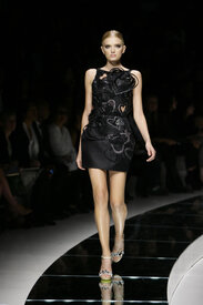 Versace_Spring_Summer_2009_34466.jpg