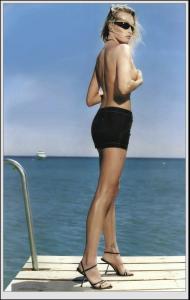 59981_Estelle_Hallyday2001_2_123_578lo.jpg
