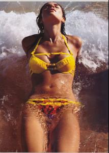 32415_Fernanda_Tavares_Elle2003May_05_123_68lo.jpg