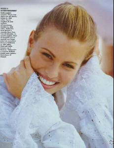 Niki_Taylor_368x480_23kb_media_313_.jpg