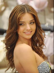 Celebutopia_Miranda_Kerr_attends_the_launch_of_the_new_Angels_Demi_Bra_15_122_990lo.jpg