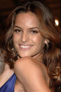 69358_Celebutopia_Izabel_Goulart_meets_and_greets_fans_at_Armani_Exchange_SoHo_03_122_235lo.jpg