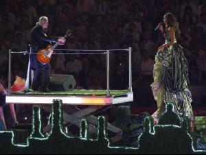 87902_Celebutopia_Leona_Lewis_performs_during_the_Closing_Ceremony_for_the_Beijing_2008_Olympic_Games_38_122_796lo.JPG