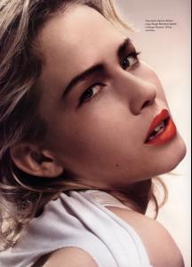 lipstickonyourcollar_bwkt03.JPG