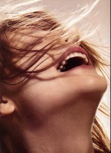 lipstickonyourcollar_bwkt05.JPG