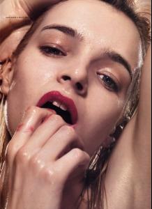 lipstickonyourcollar_bwkt06.JPG