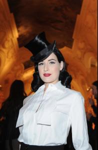 26915_Celebutopia_Dita_Von_Teese_Patrick_Dermachelier66s_exhibition_Party_in_Paris_01_122_443lo.jpg