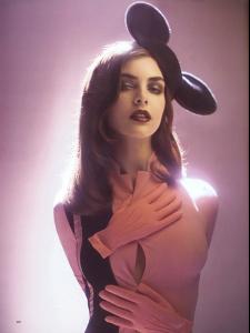 92370_3_hilary_rhoda_bazaar_russia_10_20_5_122_77lo.jpg