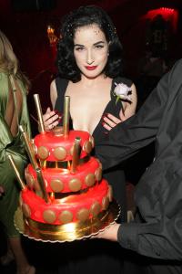 09287_Celebutopia_Dita_Von_Teese_Fendi_O_party_in_Paris_11_122_184lo.jpg